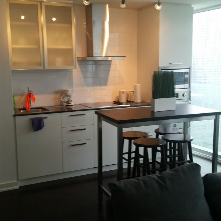 Eg Suites - York St Condos Cn Tower Toronto Kültér fotó
