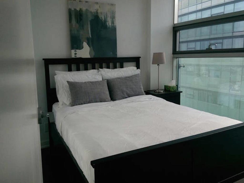 Eg Suites - York St Condos Cn Tower Toronto Kültér fotó
