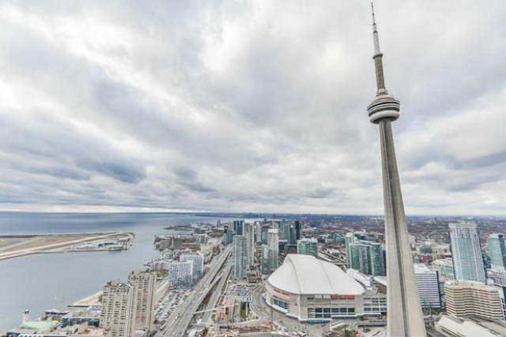 Eg Suites - York St Condos Cn Tower Toronto Kültér fotó